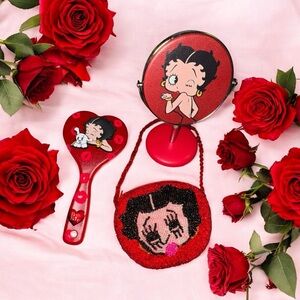 NEW-Betty Boop 3-Pc Beauty Set!